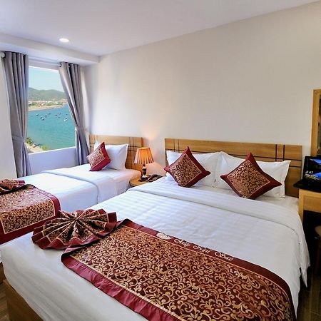 Iridescent Clouds Hotel Nha Trang -May Ngu Sac Екстериор снимка
