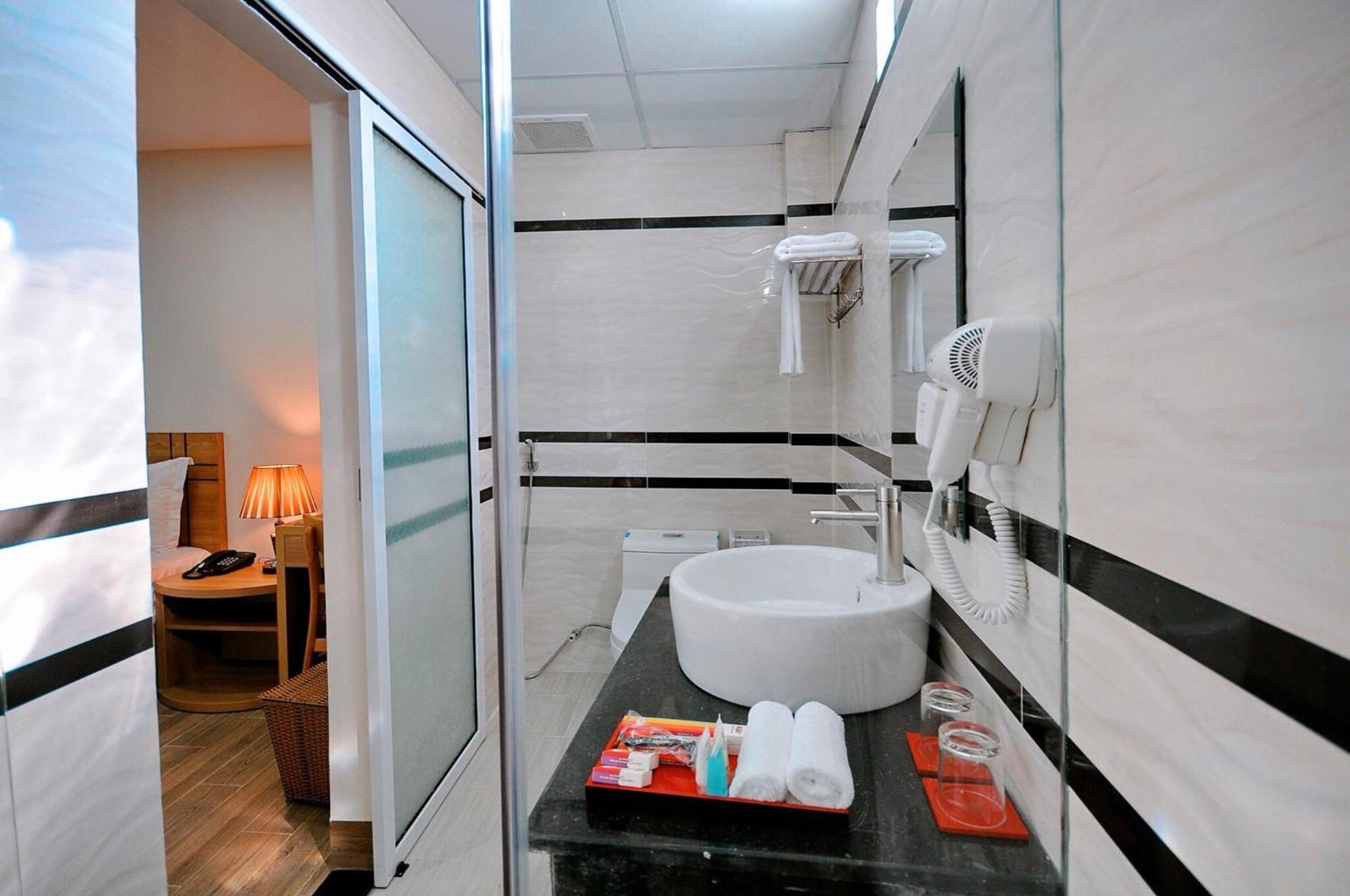 Iridescent Clouds Hotel Nha Trang -May Ngu Sac Стая снимка