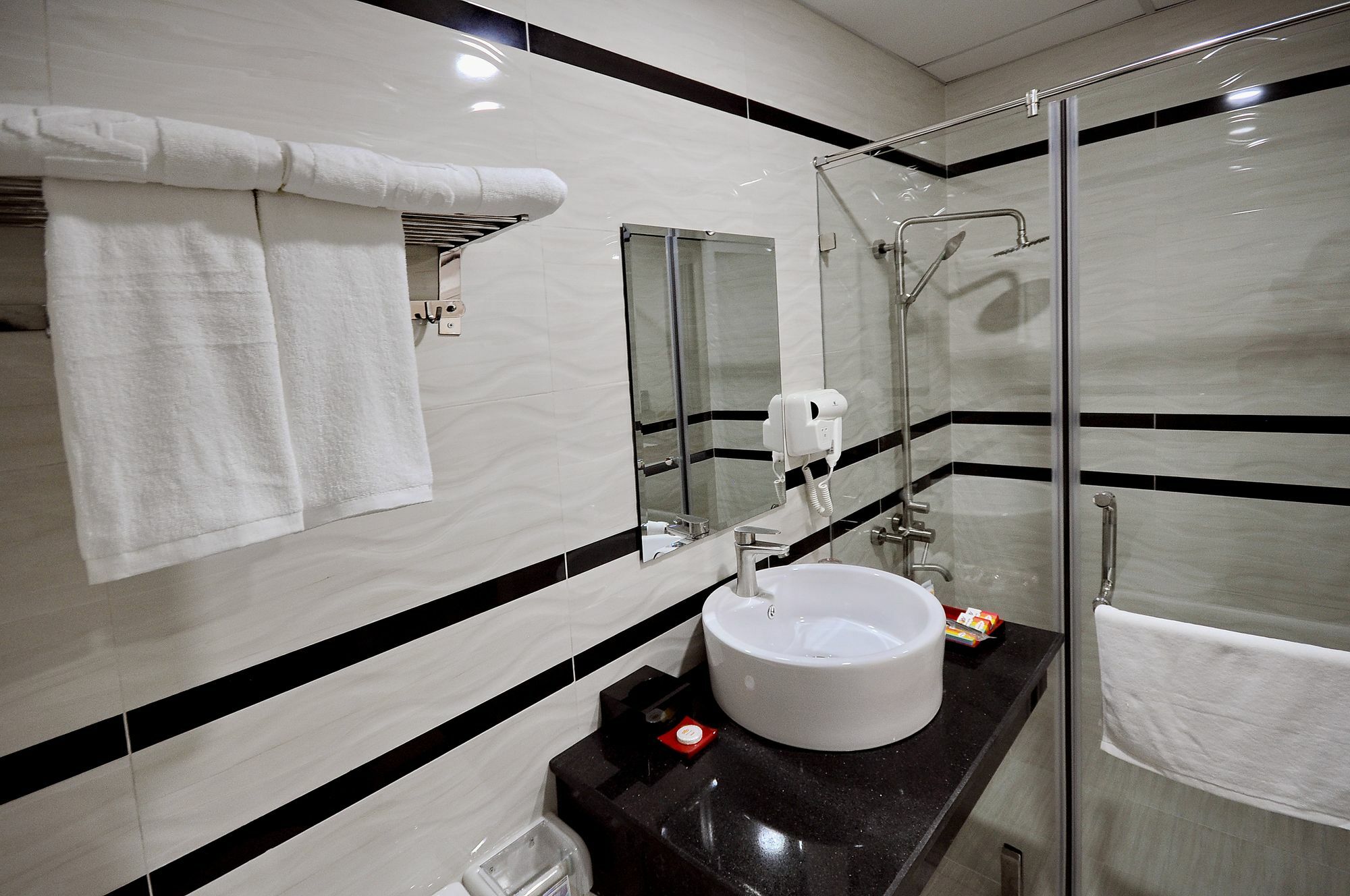 Iridescent Clouds Hotel Nha Trang -May Ngu Sac Екстериор снимка